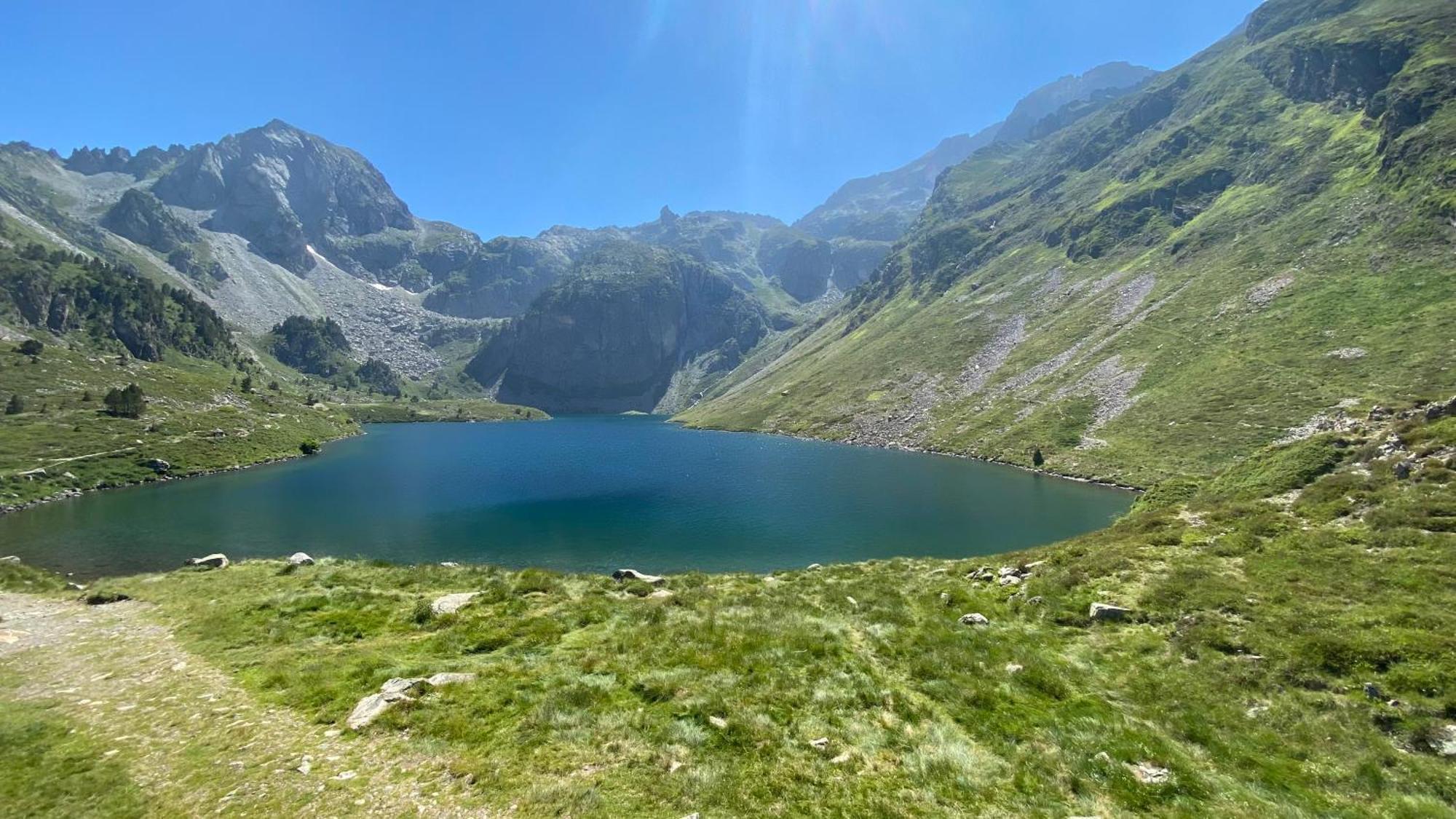 Le Navarre, charmant T2 familial équipé, en rez-de-chaussée, très bien situé en centre ville de Cauterets Exterior foto